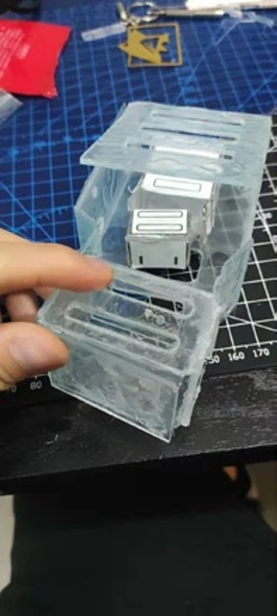 Folding-body prototype during handling.